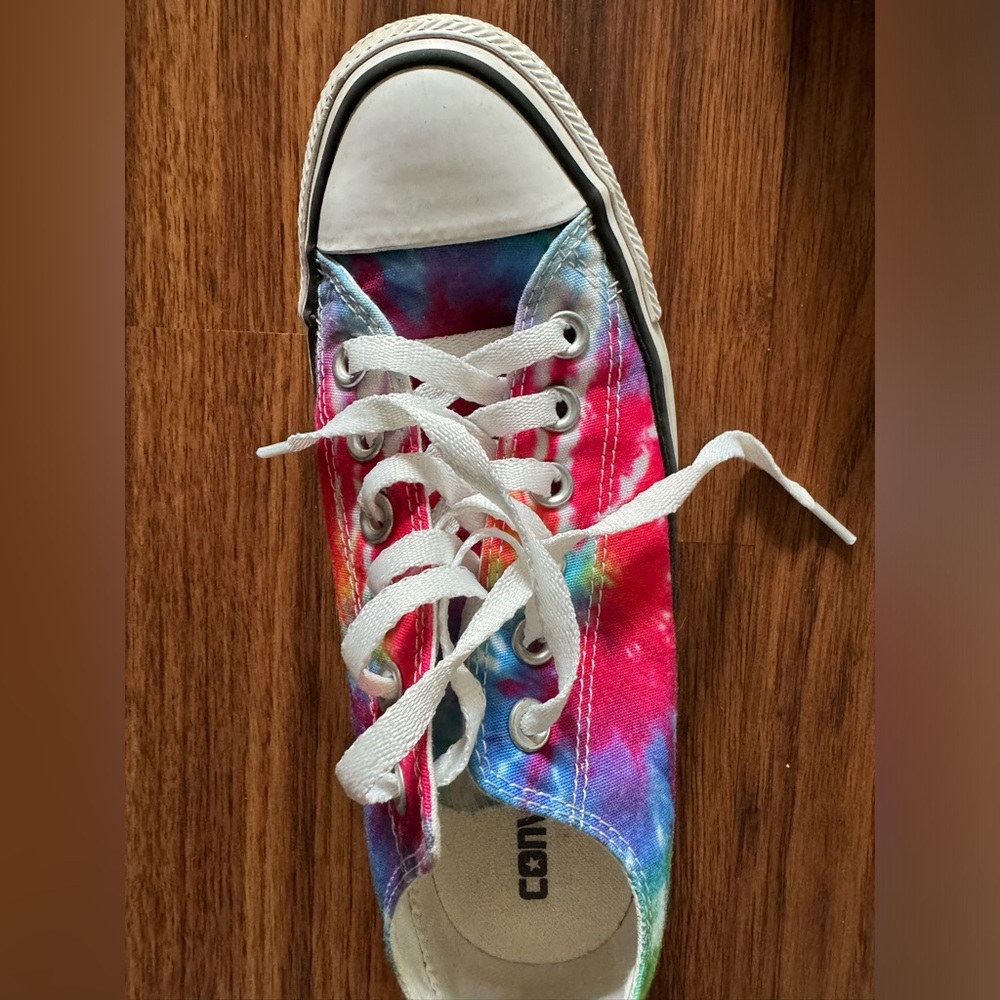 Colorful Converse 7w